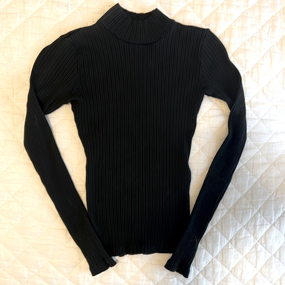 Mock turtleneck